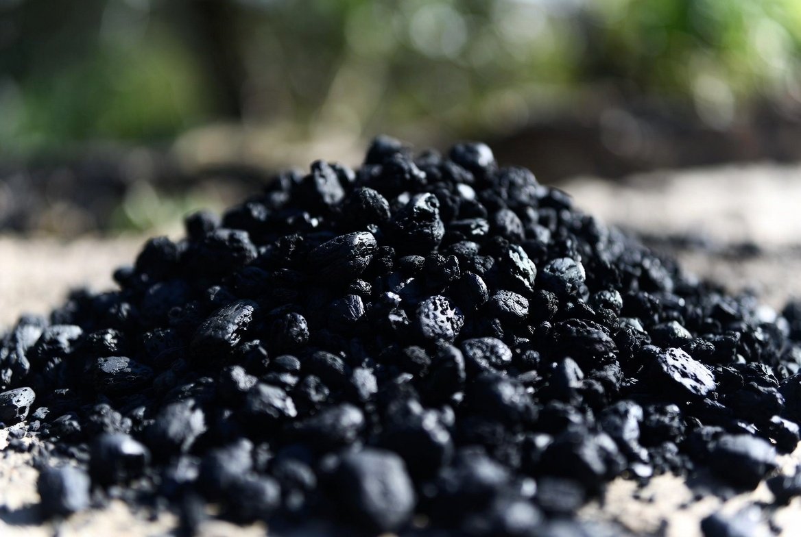 activated carbon vs iron oxide adsorbents