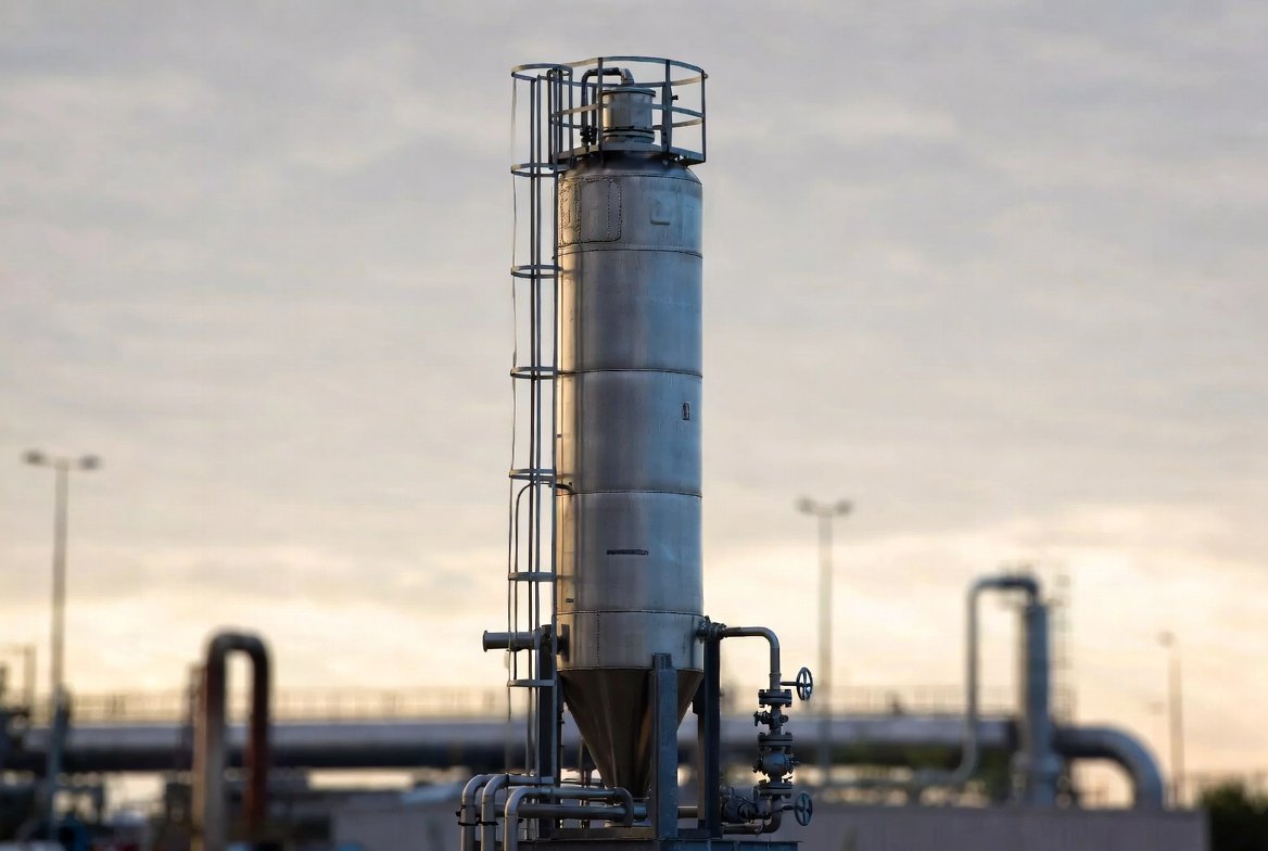 H2S adsorbent vessel