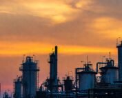 H2S removal in refineries